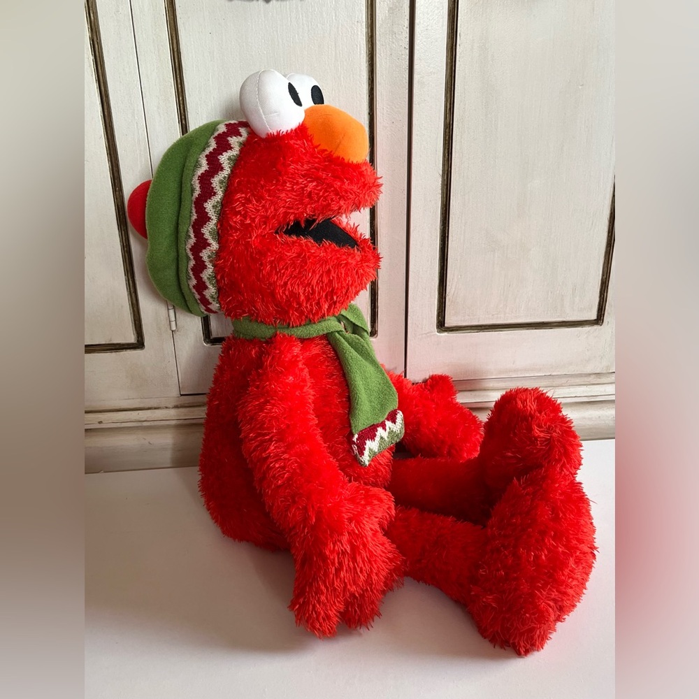 Gund 2008 Sesame Street 22" Holiday Elmo w/ Hat Scarf Stuffed Animal Soft Plush